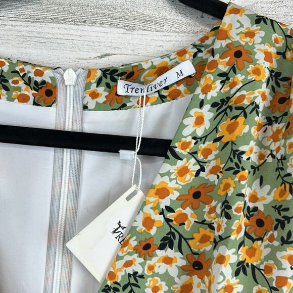 NWT Trenliver Boutique Brand Floral Ruffle Faux Wrap Dress Women’s Size Medium - Picture 7 of 8